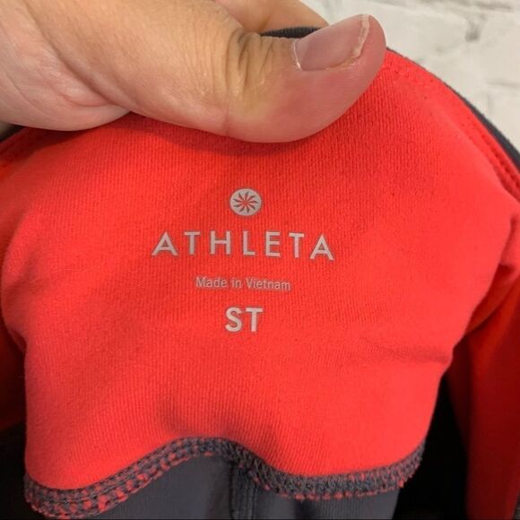 Athleta Cropped Yoga Leggings Size Small Athletic Run Pants Stealth Gray - Picture 7 of 9